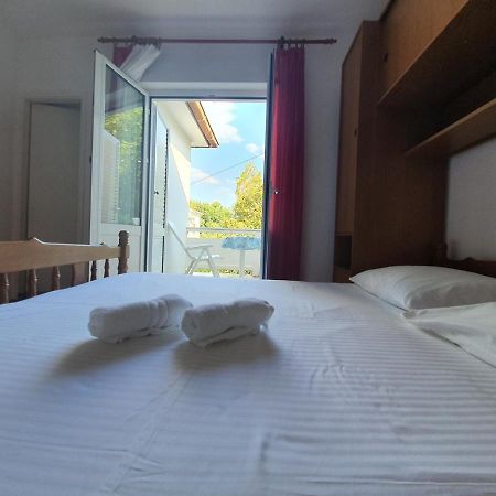 Rooms Neda Rab Palit Buitenkant foto