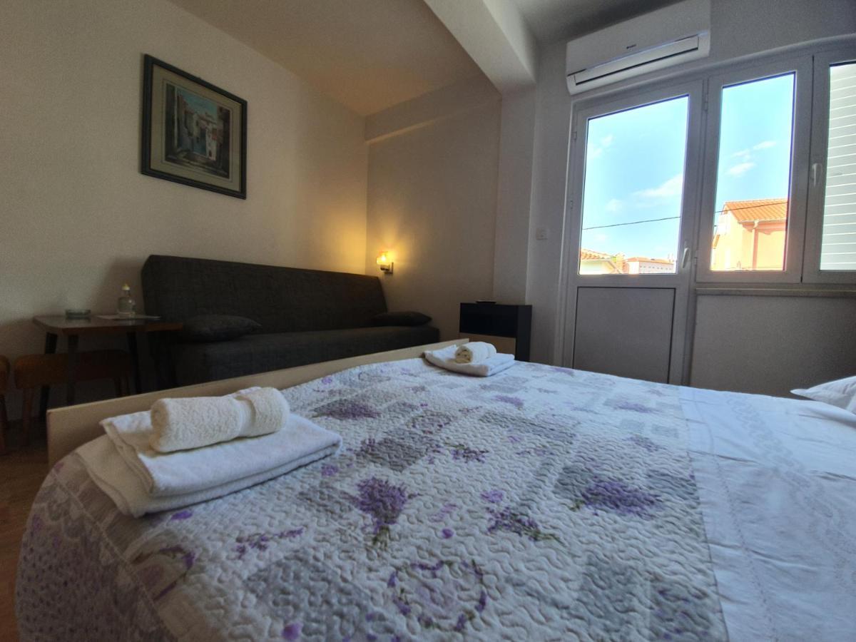 Rooms Neda Rab Palit Buitenkant foto